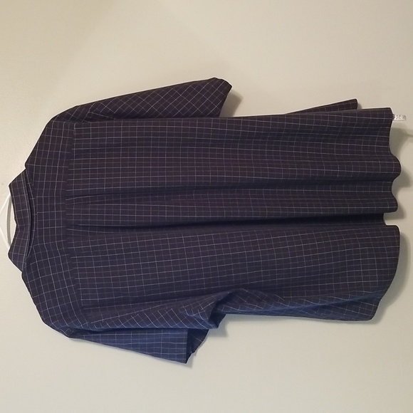 Van Huesen Short Sleeve Button Up Collared Dress Shirt - Picture 4 of 4